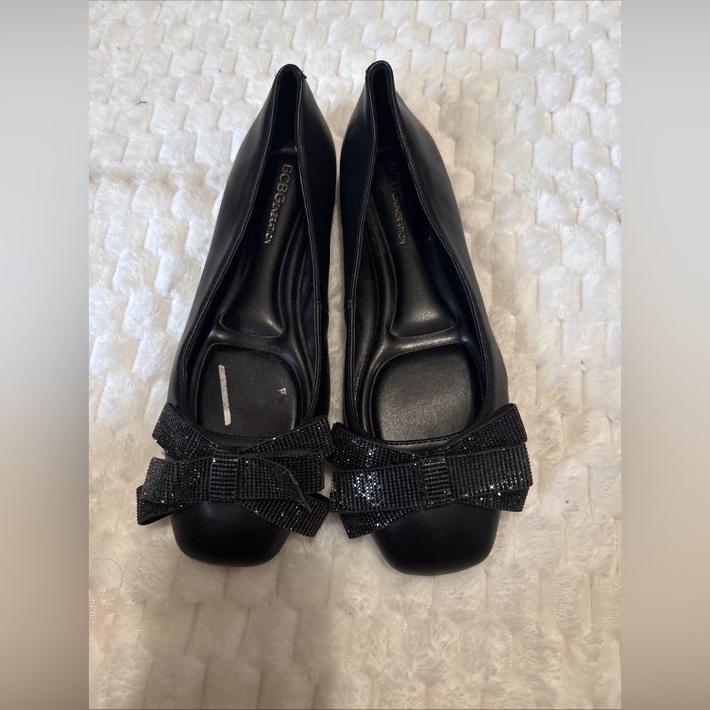 Haniba Bow Flat (Women)
BCBGeneration size:9